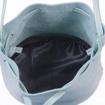 Голубая кожаная сумочка на завязках Bucket